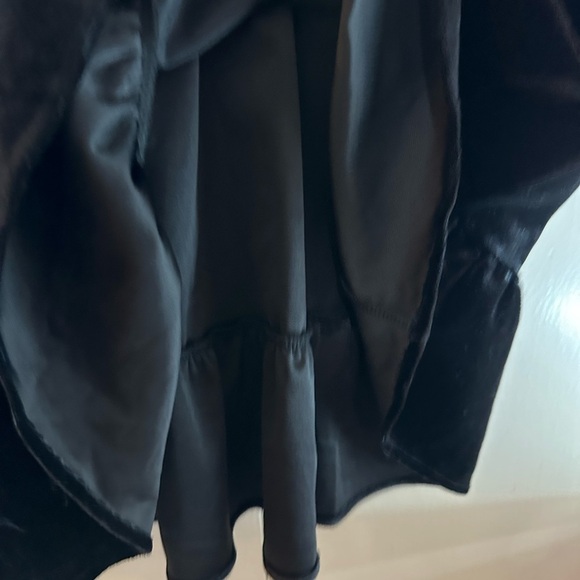 New ANTHEM Velvet V Neck Dress Women S Black Long Sleeve Ruffles Gothic - Picture 8 of 10